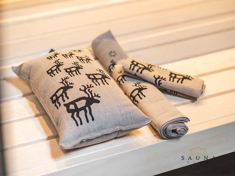 Pikkupuoti Beige Set aus Saunakissen, Sitztuch, Liegetuch, alles mit Rentier Motiv
